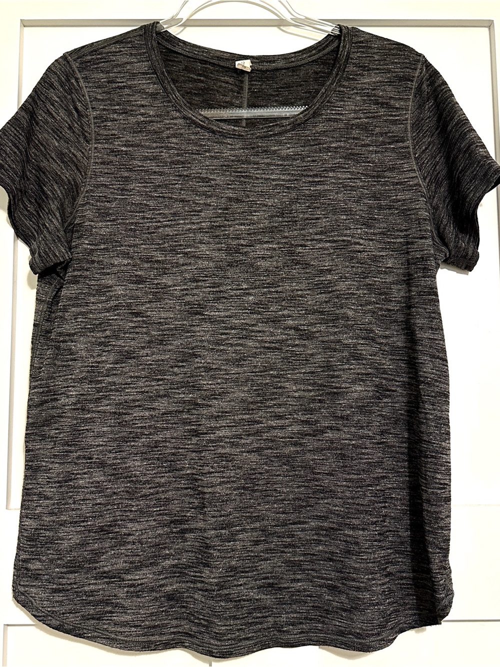 lululemon athletica Heathered Gray Crew Neck Performance Tee • Sz 12
